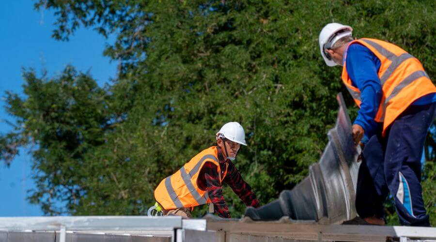 Professional residential roofers in Wakefield, MI